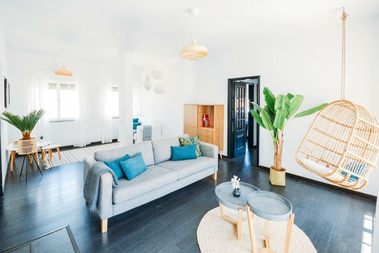 Appartamento Amazing Seaview With Terrace - 5Min From The Beach Cascais Esterno foto