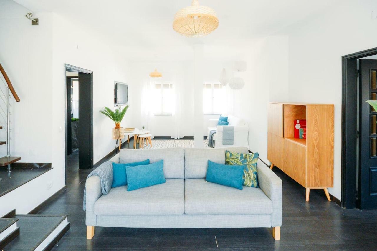 Appartamento Amazing Seaview With Terrace - 5Min From The Beach Cascais Esterno foto